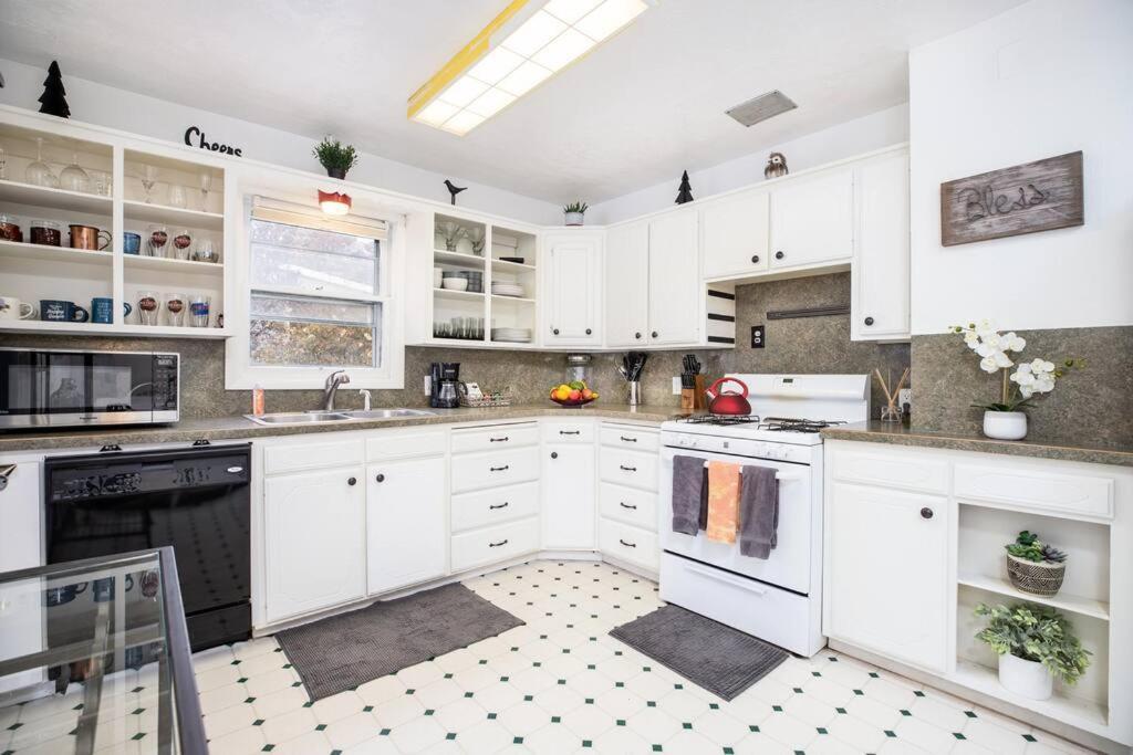 Pet Friendly Millcreek Home Close To Downtown/Mtns Salt Lake City Eksteriør bilde